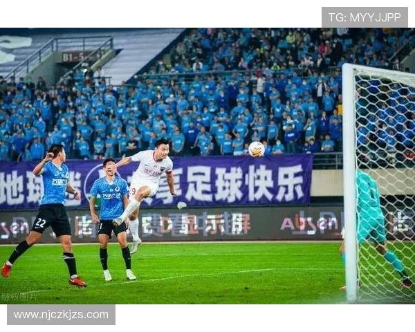 赛后分析:深圳足球队与成都足球队的表现与状态对比探讨 赛后分析:深圳足球队与成都足球队的表现与状态对比探讨