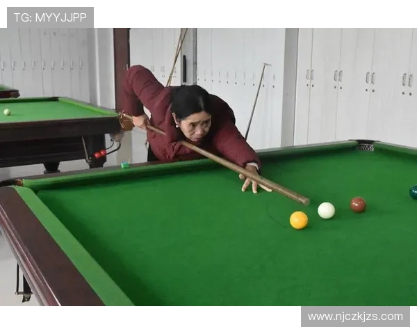 台球技巧与策略全解析 探索如何提升精准击球与竞技水平